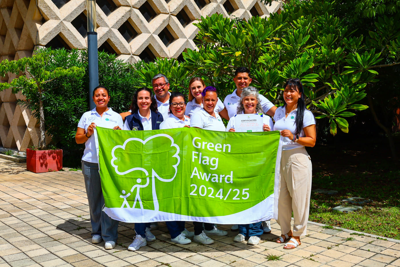 ¡Gana AMBU Green Flag Award para 5 Bosques Urbanos del AMG!