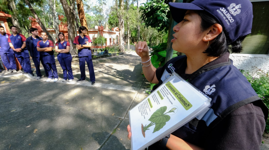 Celebra AMBU su séptimo aniversario con recorrido inclusivo en Bosque Los Colomos